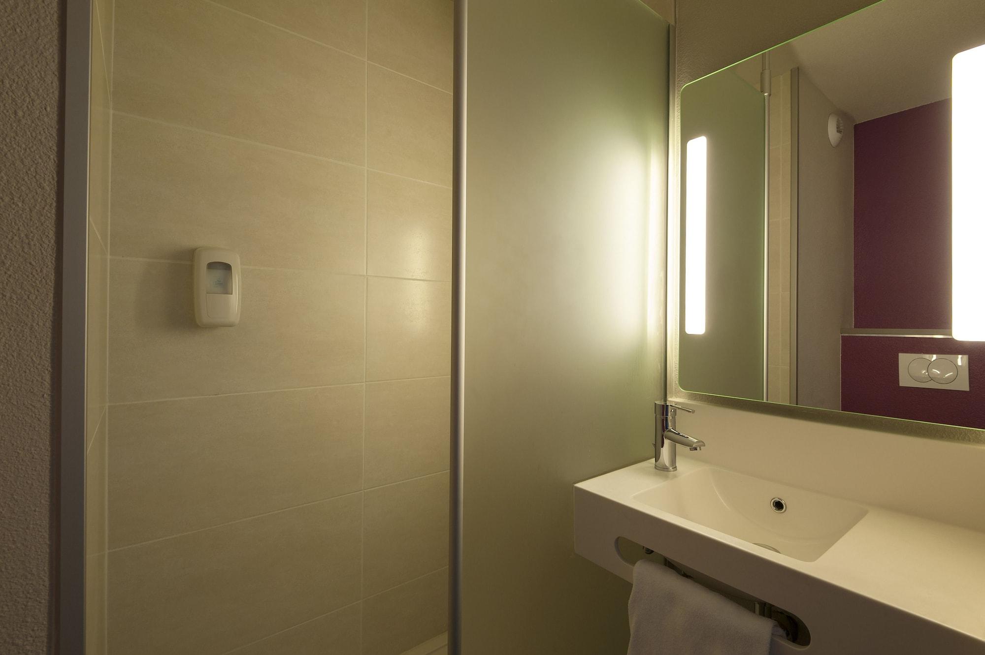B&B Hotel Lyon Ouest Tassin Екстер'єр фото
