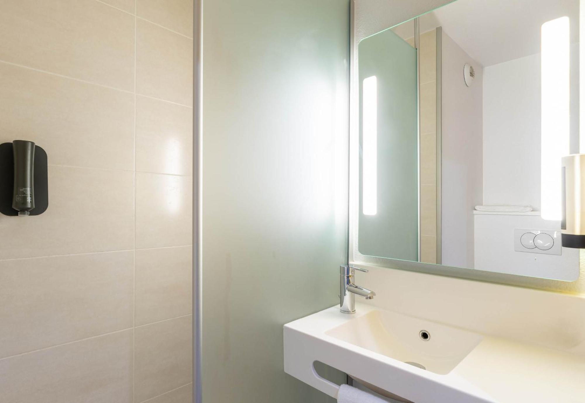 B&B Hotel Lyon Ouest Tassin Екстер'єр фото
